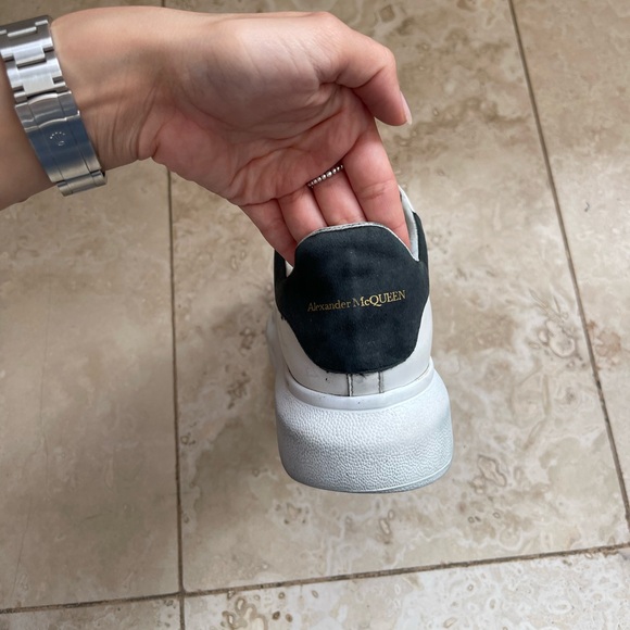 Alexander McQueen Oversized Sneaker in Black - Picture 11 of 13